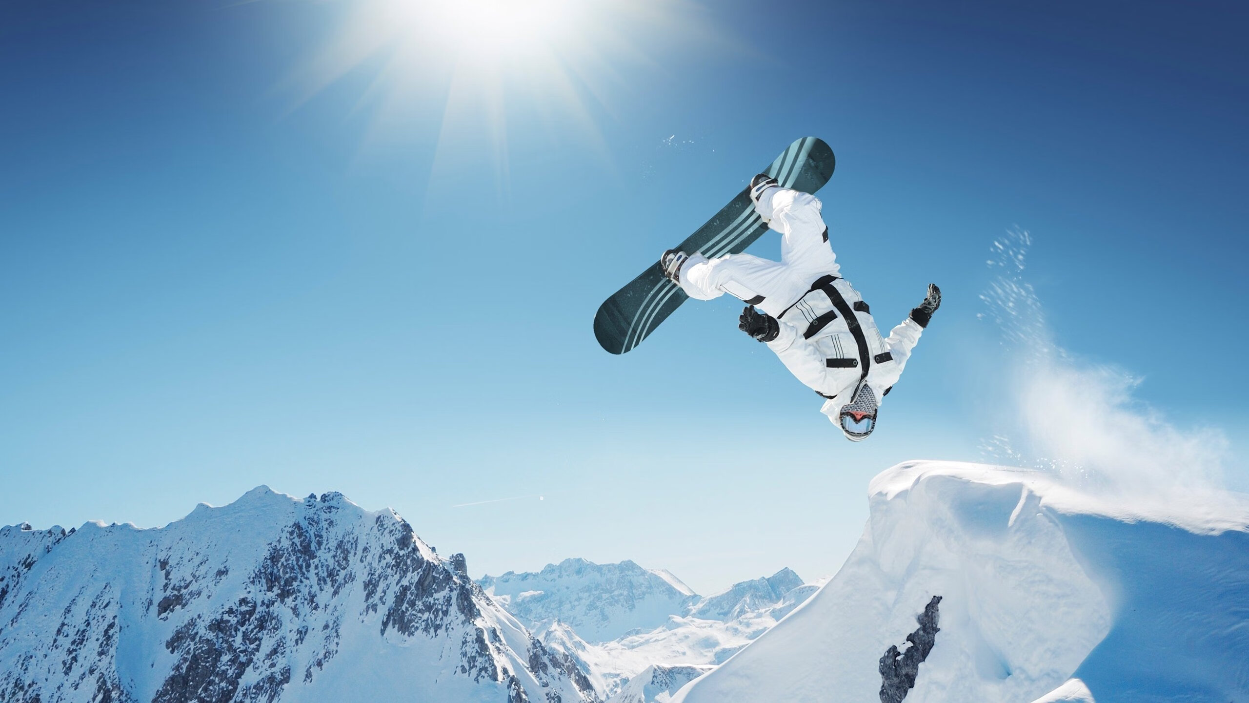 美国传统马术赛事“Mustang Challenge”在拉斯维加斯成功举办，吸引众多观众参与。